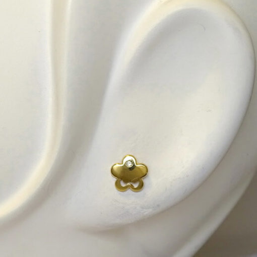 Pendientes de flores diamantes oro amarillo niña 0.03 quilates - Imagen 2