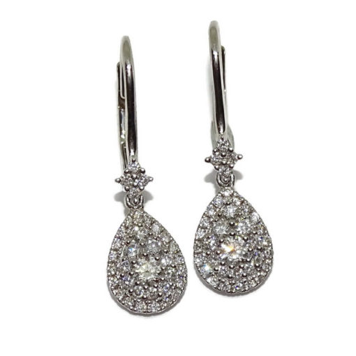 Pendientes de oro de 18k con 0.69cts de diamantes. 2.40cm de largos. Ideal novias, pedidas, fiesta.