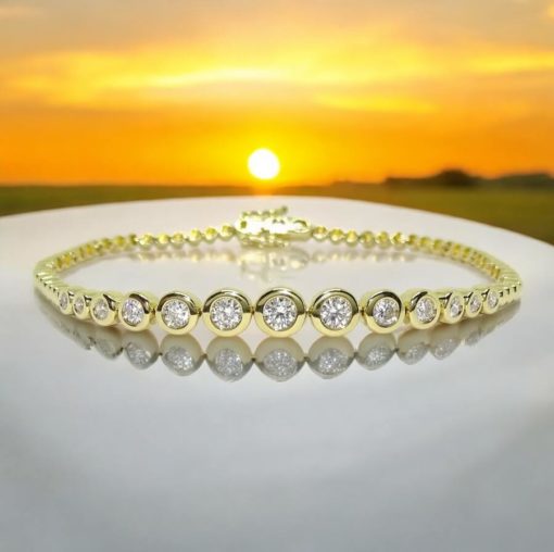 Pulsera de Oro de 18k con 13 Diamantes Talla Brillante de 0.95cts